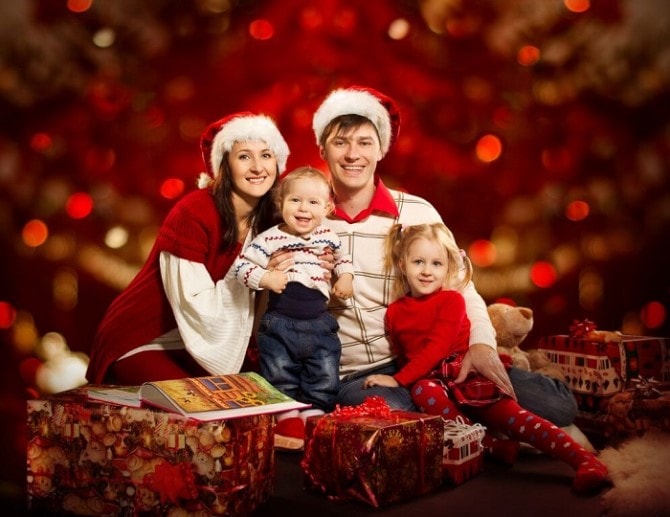 Christmas Photos - Portraits In Studio Red
