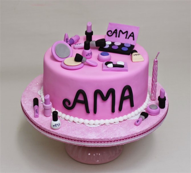 Girls Birthday Cakes - Make Up