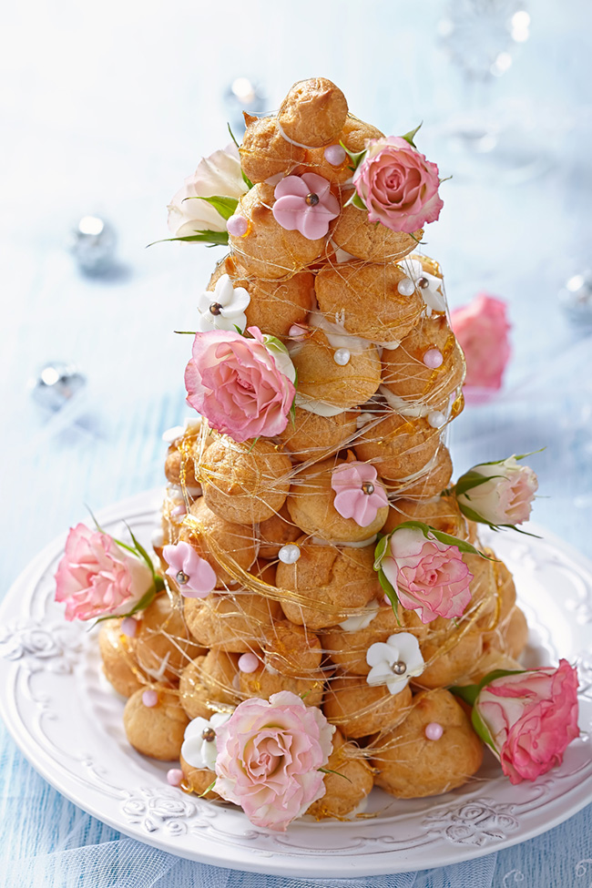 Photo Book - Wedding Cake - Food Porn - Croquembouche with Roses