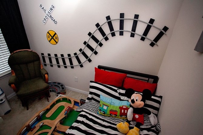 Boys Bedrooms - Artwork Ideas Train Tracks