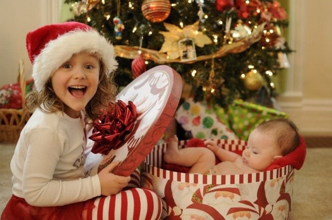 Christmas Photos - Christmas Day Baby Present