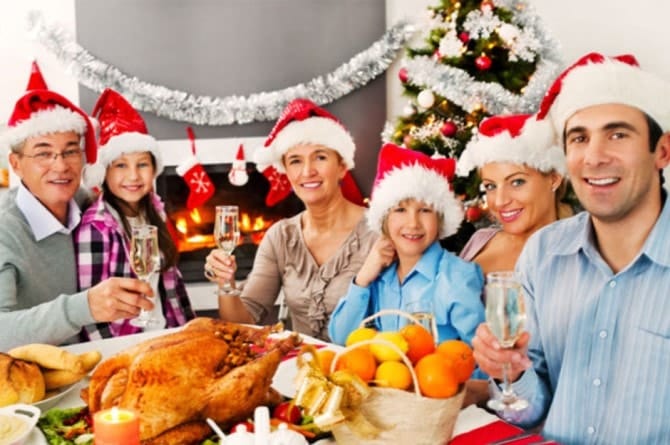 Christmas Photos - Christmas Day Family Dinner