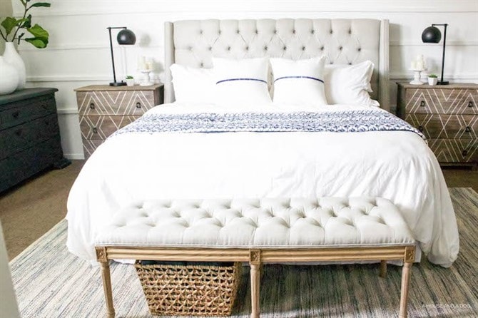 Master Bedroom Decorating Ideas - Blue And White Cozy Bed