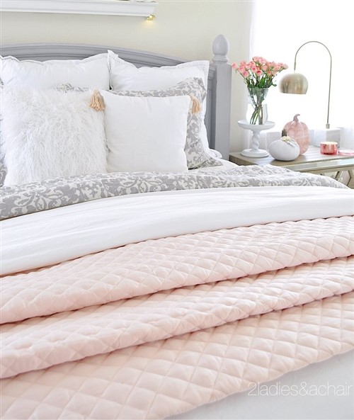 Master Bedroom Decorating Ideas - Layers Of Different Textures