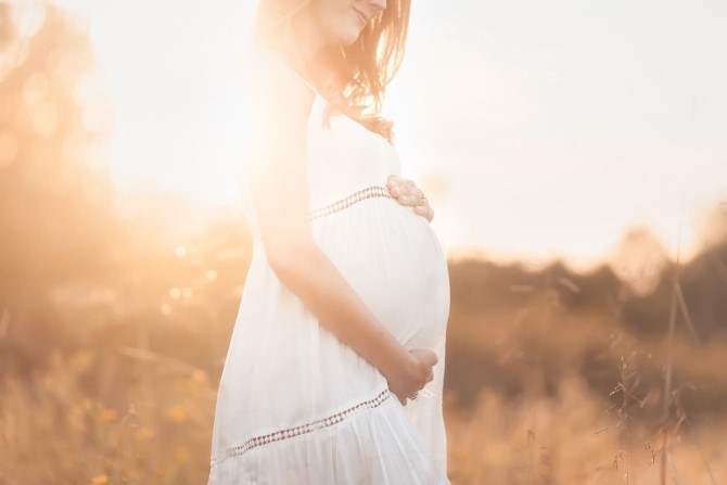 Pregnancy Photo Ideas - Maternity Session