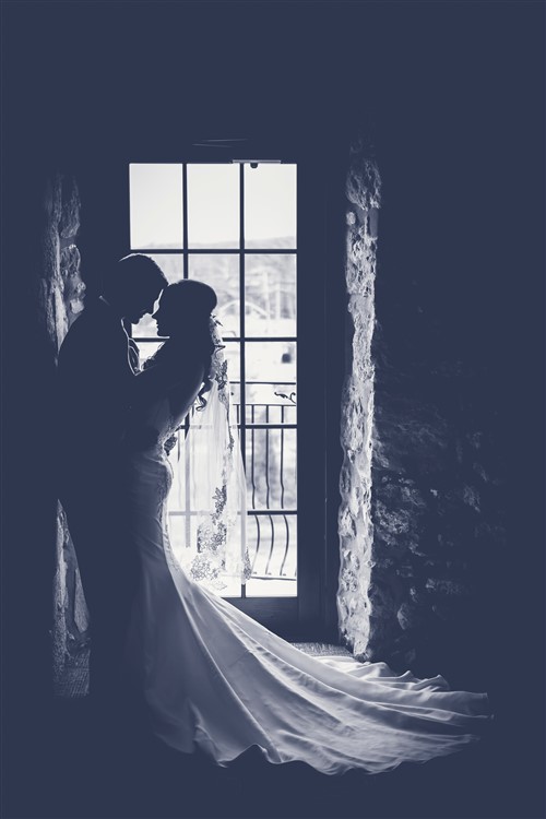Unique Wedding Photo Ideas - Hold Me Close