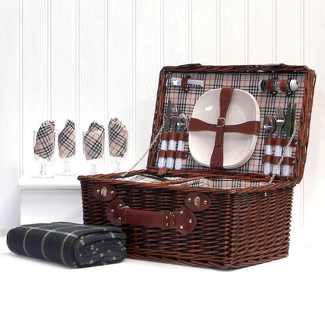 Thoughtful Gifts - Picnic Basket