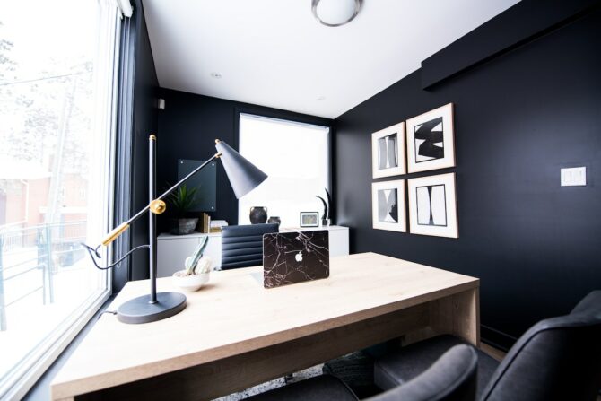 How to Decorate a Home Office Affordably