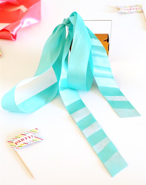 Unique Wedding Favour Ideas - Painted Ribbon Box