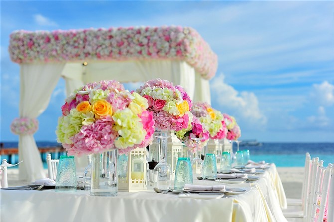 Unique Wedding Photo Ideas - Bunch Of Flowers